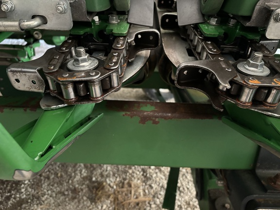 2022 John Deere C8R Header Corn Head