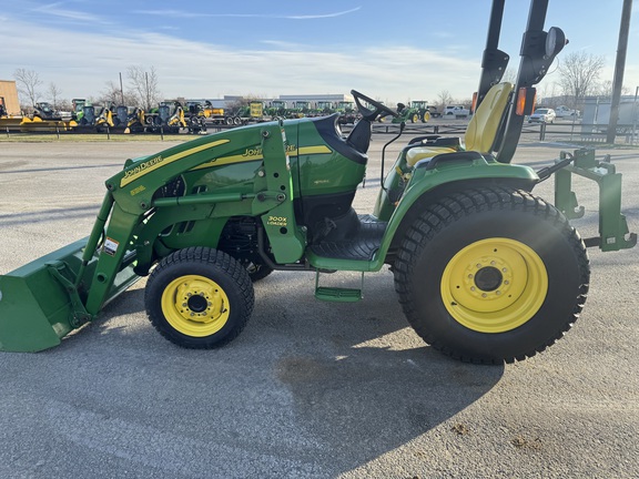 2005 John Deere 3720 Tractor Compact