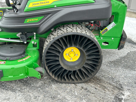 2023 John Deere Z930M Mower/Zero Turn