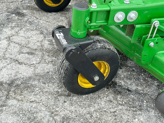 2023 John Deere Z930M Mower/Zero Turn