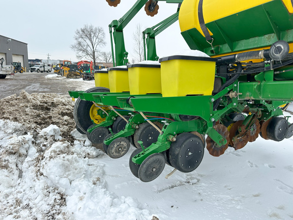 2014 John Deere 1770NT Planter