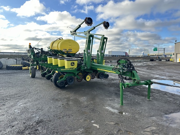 2014 John Deere 1770NT Planter