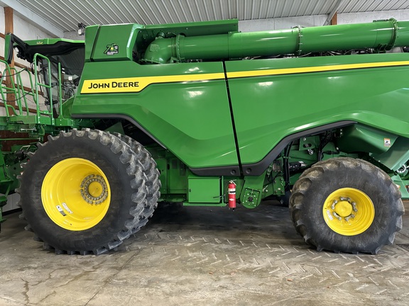 2022 John Deere X9 1000 Combine