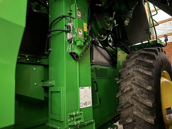 2022 John Deere X9 1000 Combine