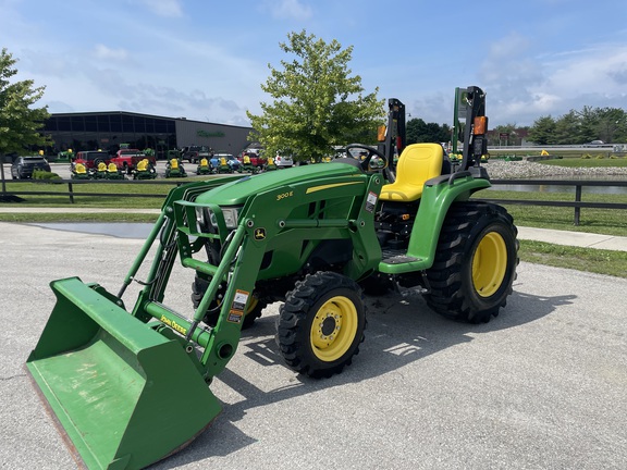 2020 John Deere 3032E Tractor Compact