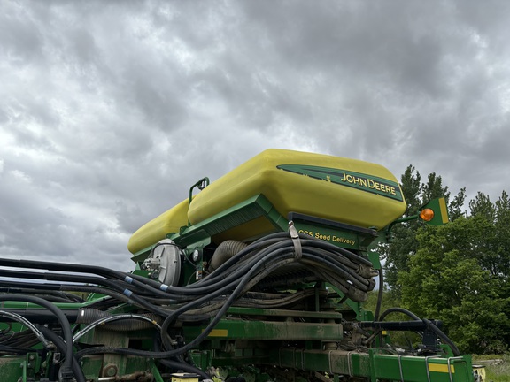 2011 John Deere DB90 Planter