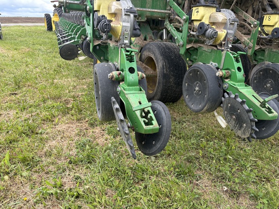 2011 John Deere DB90 Planter