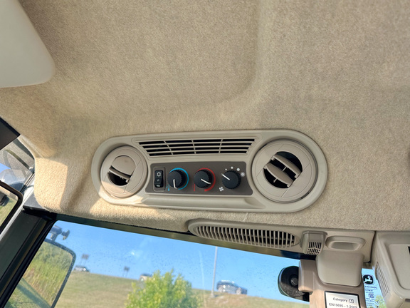 2024 John Deere 5075E Tractor