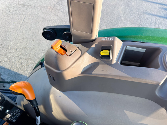 2024 John Deere 5075E Tractor