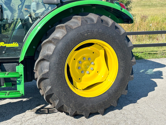 2024 John Deere 5075E Tractor