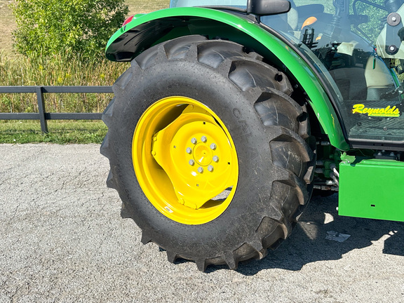 2024 John Deere 5075E Tractor