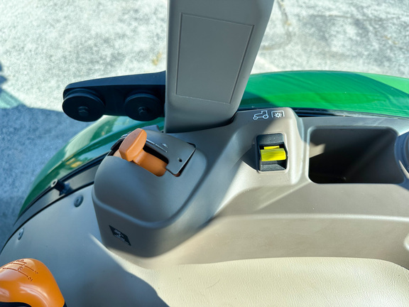 2024 John Deere 5075E Tractor