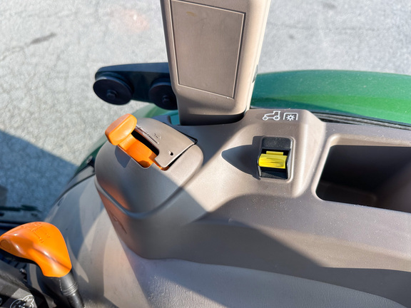 2024 John Deere 5075E Tractor