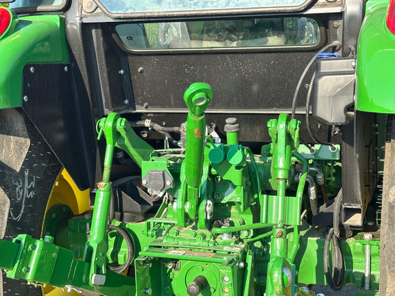 2024 John Deere 5075E Tractor