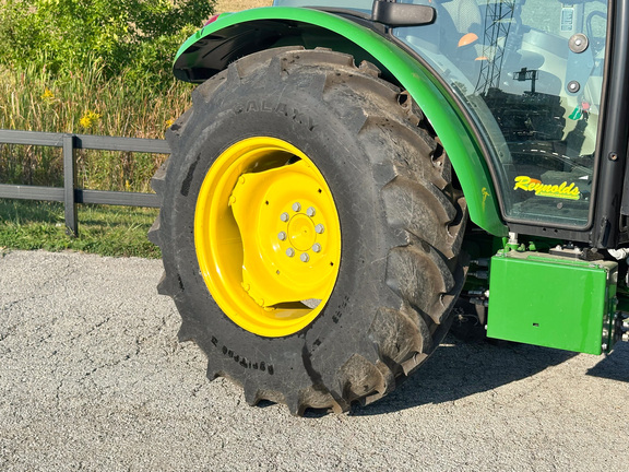 2024 John Deere 5075E Tractor