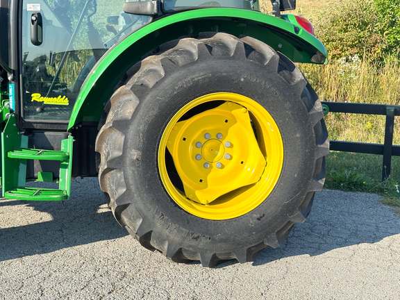 2024 John Deere 5075E Tractor