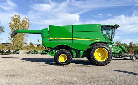 2023 John Deere S780 Combine