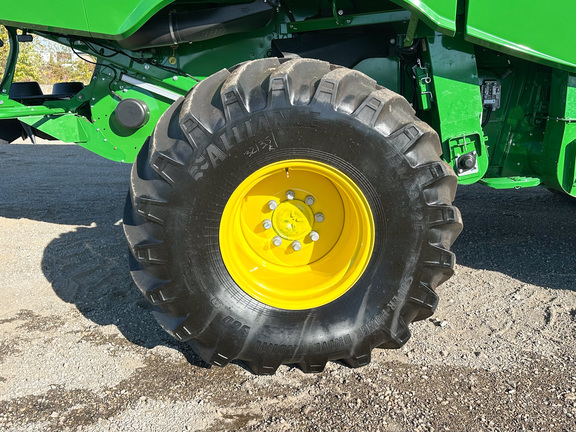 2023 John Deere S780 Combine