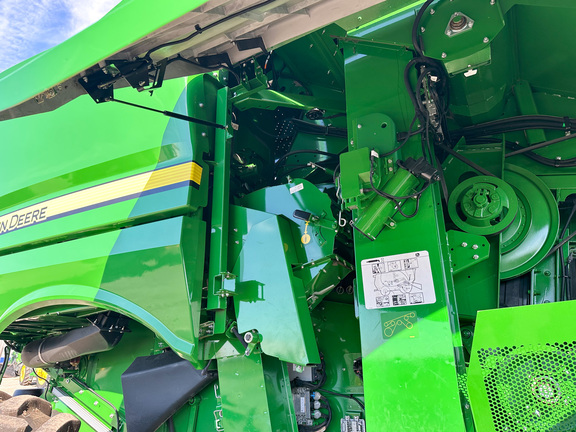 2023 John Deere S780 Combine