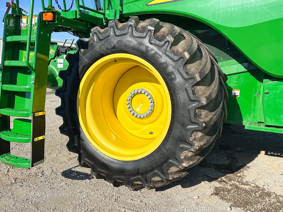 2023 John Deere S780 Combine