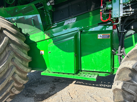 2023 John Deere S780 Combine