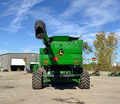 2023 John Deere S780 Combine