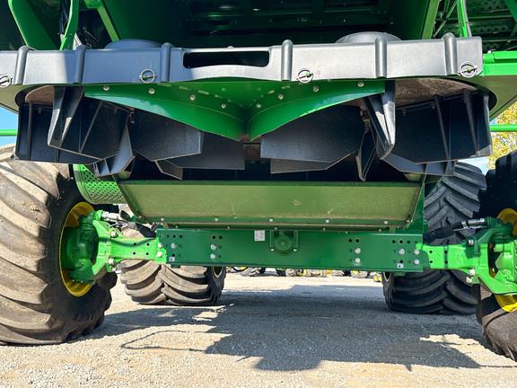 2023 John Deere S780 Combine