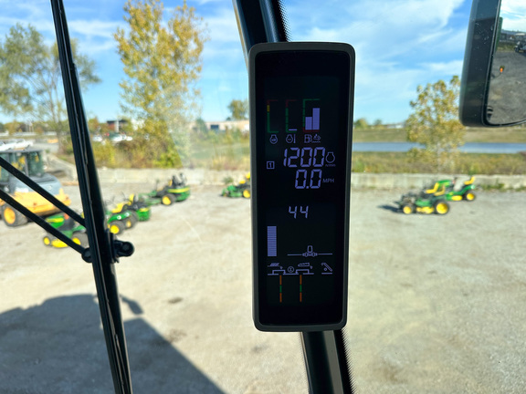 2023 John Deere S780 Combine