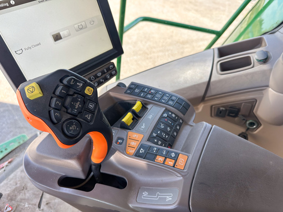 2023 John Deere S780 Combine