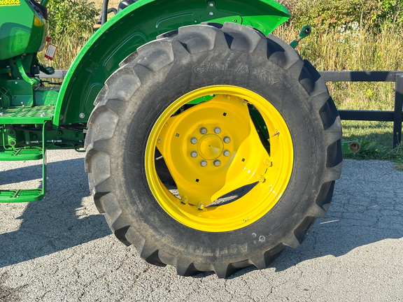 2022 John Deere 5055E Tractor