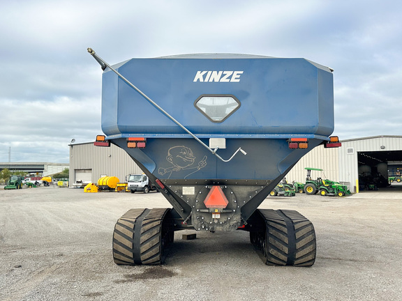 2022 Kinze 1521 Grain Cart