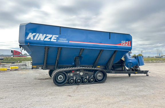 2022 Kinze 1521 Grain Cart