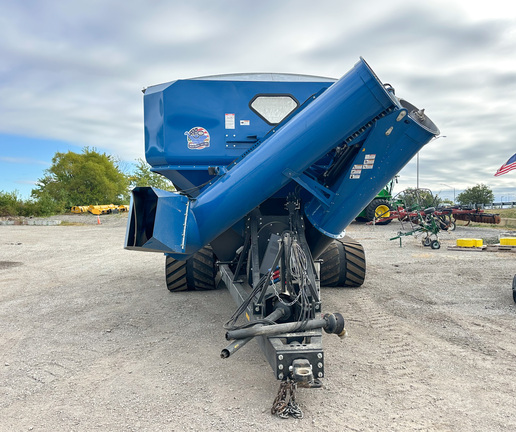 2022 Kinze 1521 Grain Cart