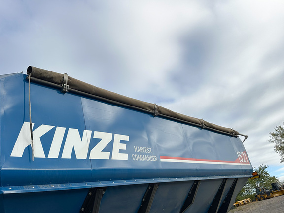 2022 Kinze 1521 Grain Cart