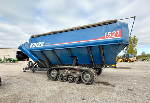 2022 Kinze 1521 Grain Cart