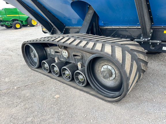 2022 Kinze 1521 Grain Cart