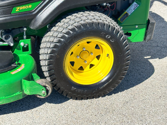 2023 John Deere Z950R Mower/Zero Turn