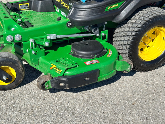 2023 John Deere Z950R Mower/Zero Turn