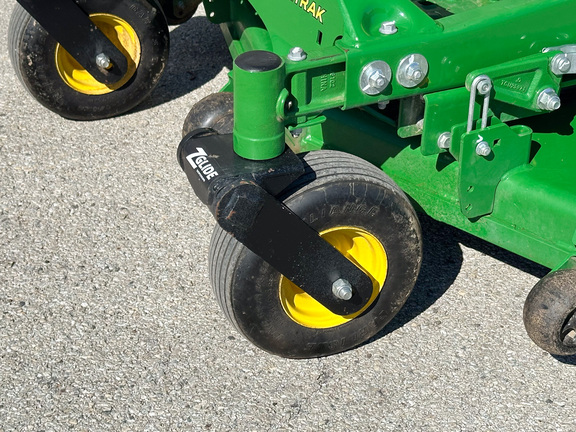 2023 John Deere Z950R Mower/Zero Turn