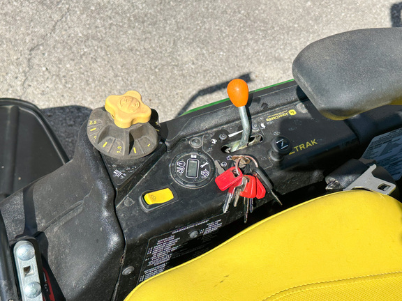 2023 John Deere Z950R Mower/Zero Turn
