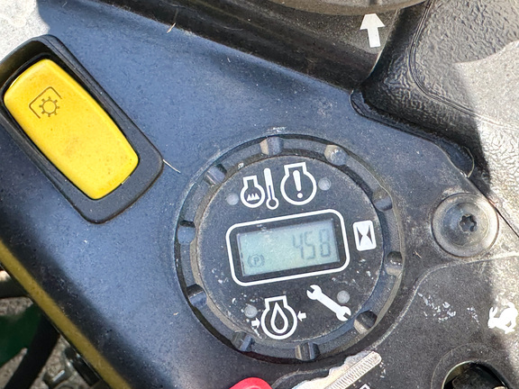 2023 John Deere Z950R Mower/Zero Turn