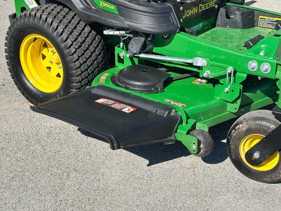 2023 John Deere Z950R Mower/Zero Turn