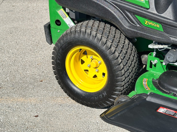 2023 John Deere Z950R Mower/Zero Turn