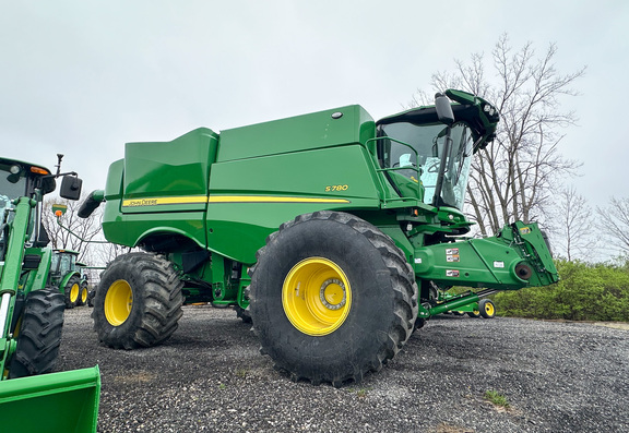 2024 John Deere S780 Combine