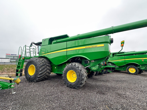 2024 John Deere S780 Combine