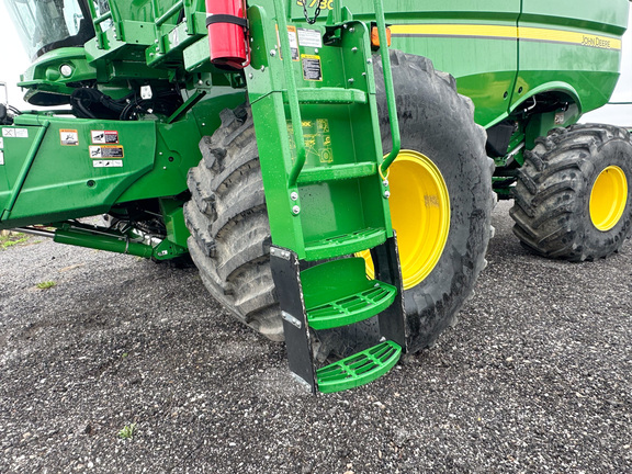 2024 John Deere S780 Combine