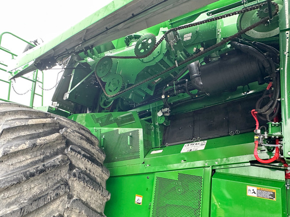 2024 John Deere S780 Combine