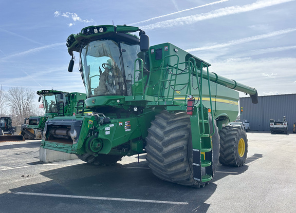 2024 John Deere S780 Combine
