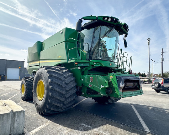2024 John Deere S780 Combine