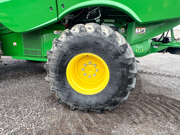 2024 John Deere S780 Combine